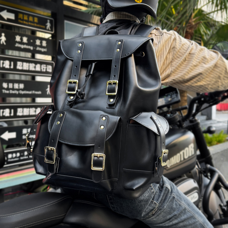 Luxury Bags For Men - Novidades: Mochila de Couro Luxuosa para