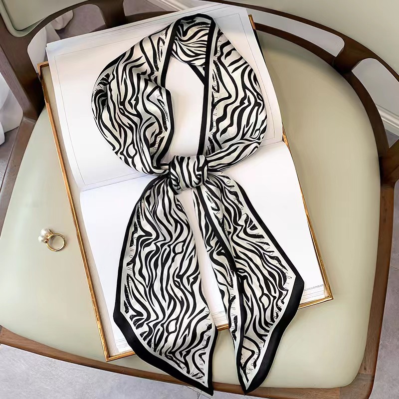 Luxury Bags Duffle - Lenço Quadrado de Seda Luxuoso com