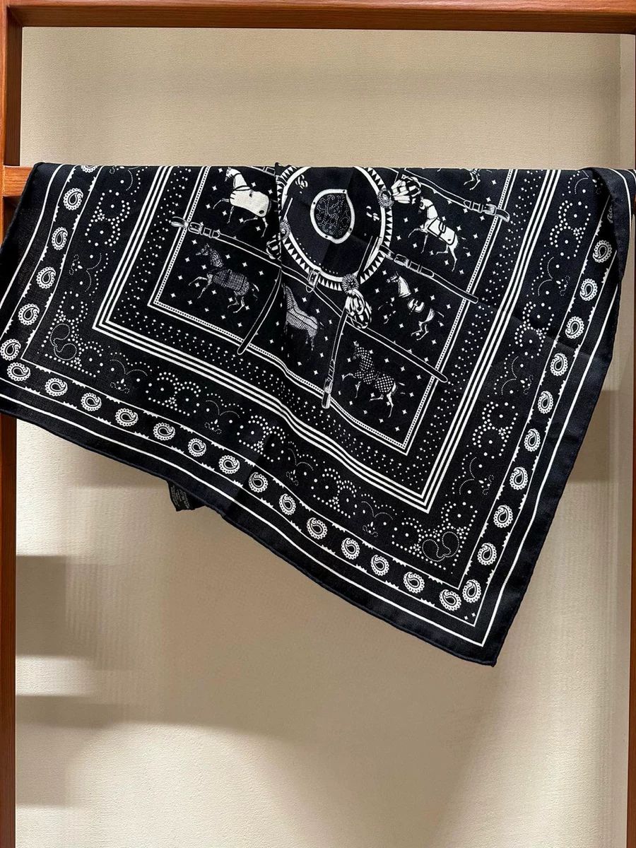 Luxury Bags Hong Kong - Lenço Preto Macio de Luxo em